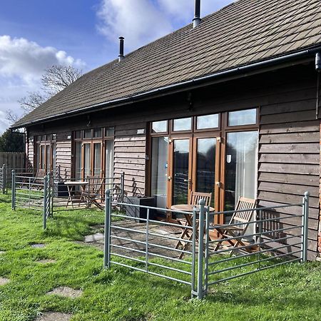 Poachers Hut - Captivating 1-Bed Cottage Shorwell Экстерьер фото