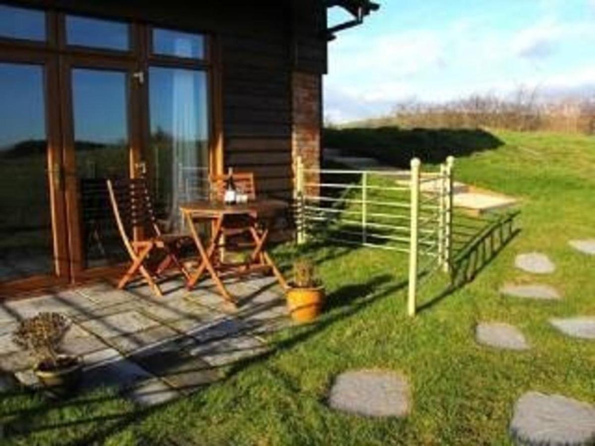 Poachers Hut - Captivating 1-Bed Cottage Shorwell Экстерьер фото