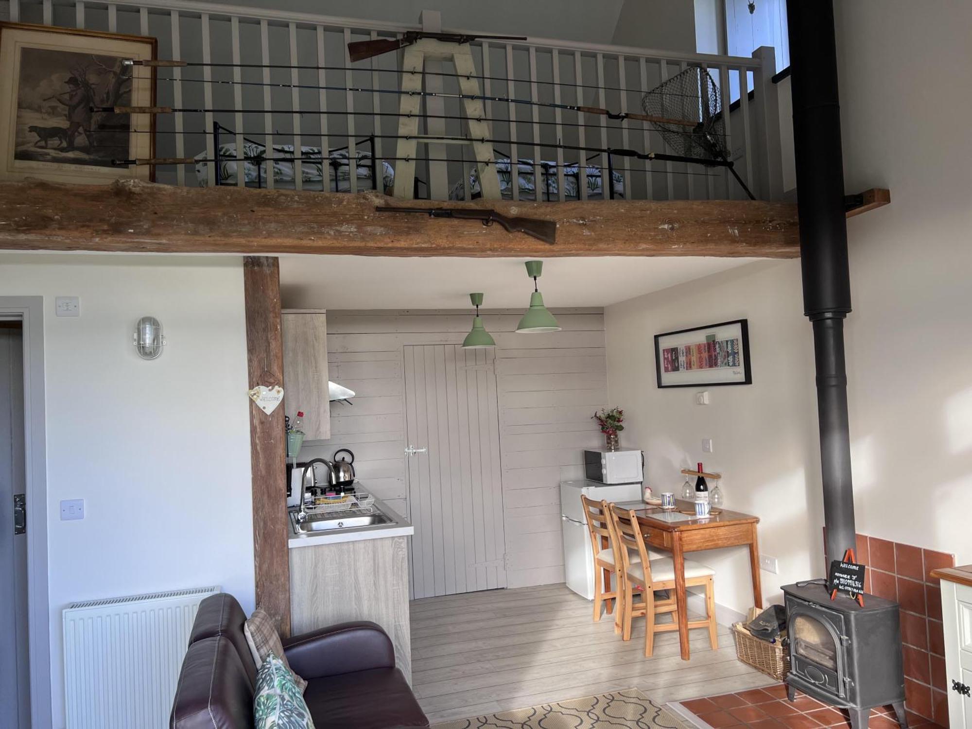 Poachers Hut - Captivating 1-Bed Cottage Shorwell Экстерьер фото